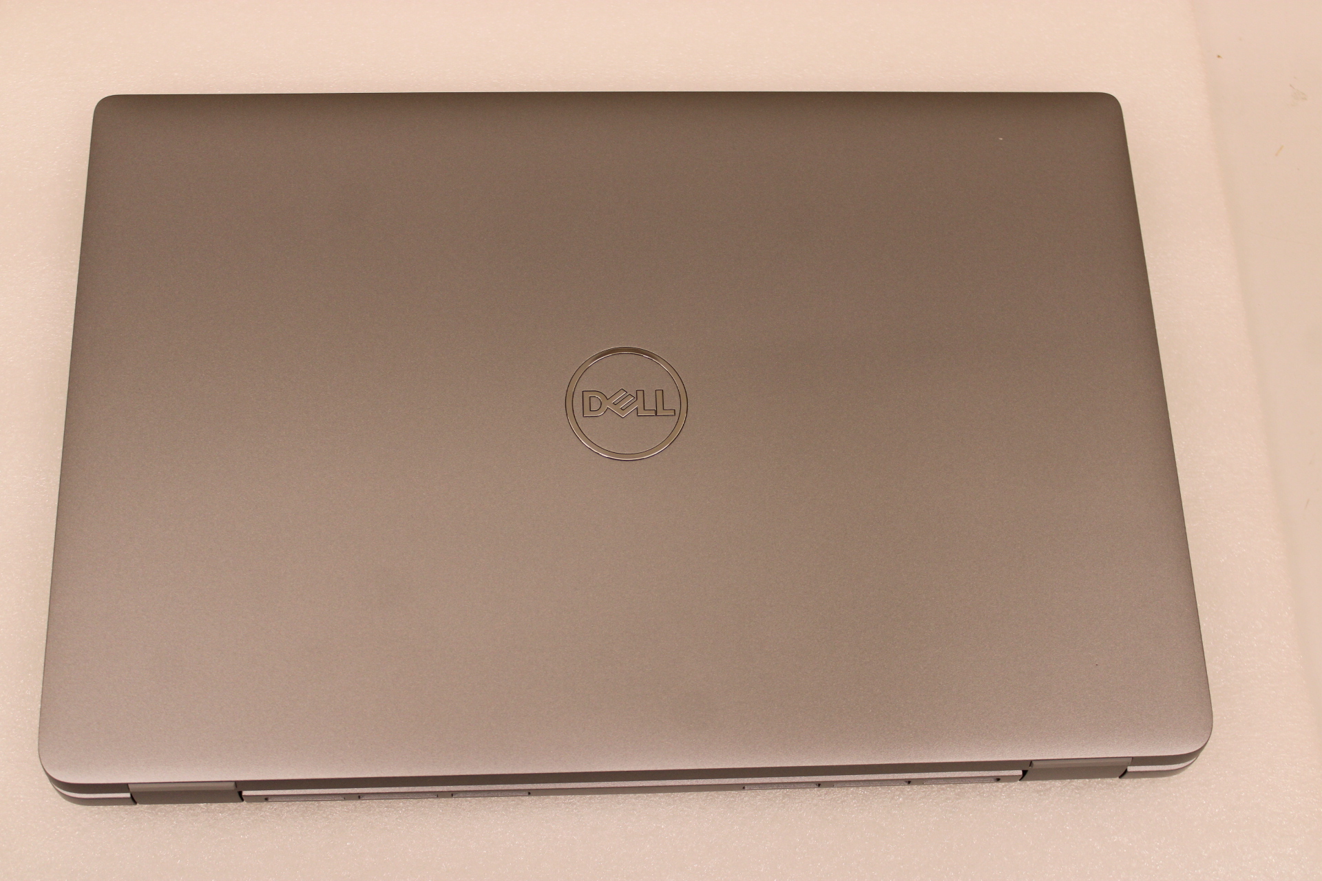 Pilt ALE OUT. Dell Latitude 5450 AG FHD Ultra 7 165U/16GB/512GB/Intel Integrated/Win11 Pro/Estonian Backlit kbd/FP/SC/3Y Basic Onsite Warranty | SALE OUT. Dell Latitude 5450 | 14 " | IPS | FHD | 1920 x 1080 pixels | Anti-glare | Intel Core Ultra 7 | 165U | 16 GB | DDR5 | Solid-state drive capacity 512 GB | Intel Integrated Graphics | Windows 11 Pro | 802.11ax | Bluetooth version 5.3 | Keyboard language