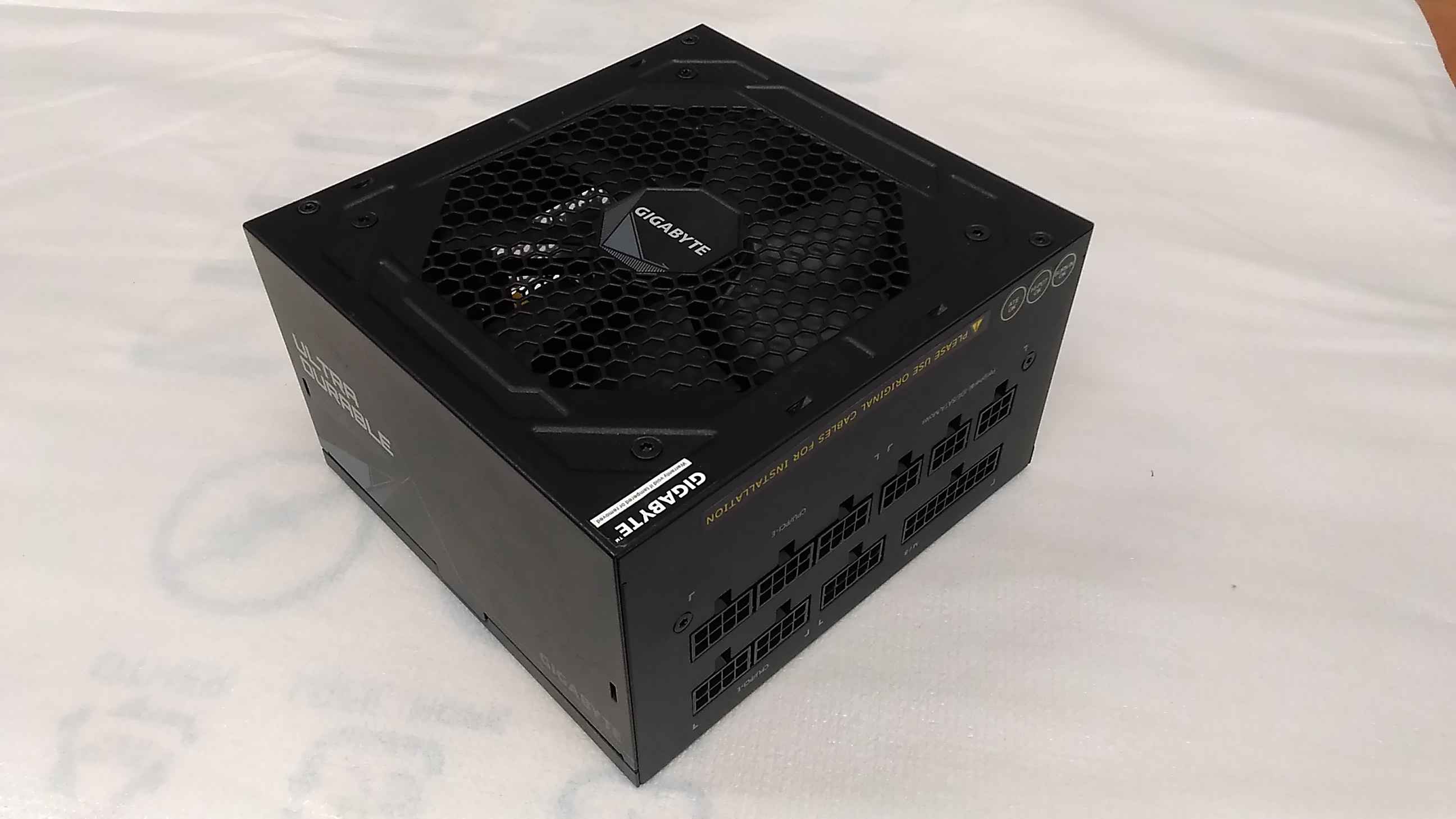 Pilt SALE OUT. Gigabyte PSU | GP-UD1000GM | USED, REFURBISHED, MISSING MANUALS AND SOME CABLES (PCI-E, SATA, PERIPHERAL) | 1000 W
