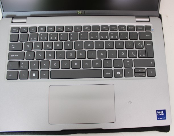 Pilt SALE OUT. Dell Latitude 5450 | 14 " | IPS | FHD | 1920 x 1080 pixels | 60 Hz | Intel Core Ultra 7 | 165H | 16 GB | DDR5 | Solid-state drive capacity 512 GB | Intel Arc Graphics | Windows 11 Pro | 802.11ax | Bluetooth version 5.3 | Keyboard language Estonian | Keyboard backlit | Warranty 34 month(s) | Battery warranty 12 month(s) | SCRATCH ON TOP COVER