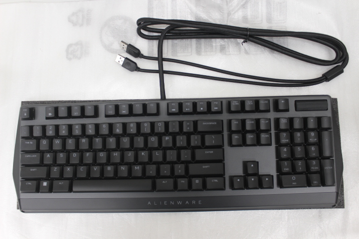 Pilt SALE OUT.  Dell | English | Numeric keypad | AW510K | Wired | Mechanical Gaming Keyboard | Alienware Gaming Keyboard | RGB LED light | EN | Dark Gray | USB | USED AS DEMO, FEW SCRATCHES