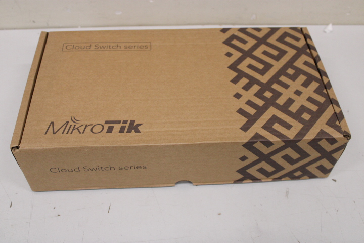 Pilt FiberBox Plus | CRS305-1G-4S+OUT | 12 month(s) | DAMAGED PACKAGING