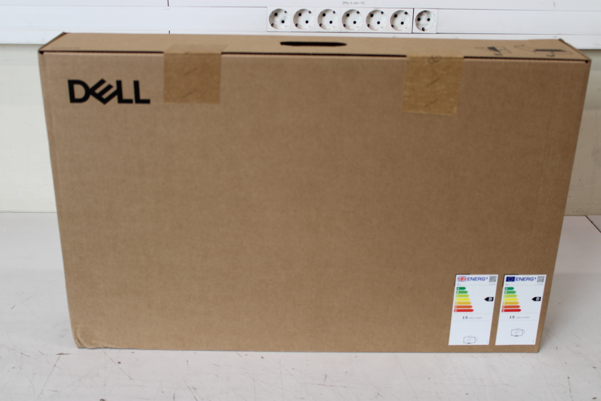 Pilt SALE OUT. Dell LCD E2725HM 27" IPS FHD/1920x1080/HDMI,DP,VGA/Black | Dell SALE OUT. E2725HM | 27 " | IPS | FHD | 16:9 | 100 Hz | 5 ms | 1920 x 1080 pixels | 300 cd/m² | HDMI ports quantity 1 | Warranty 36 month(s) | DAMAGED PACKAGING