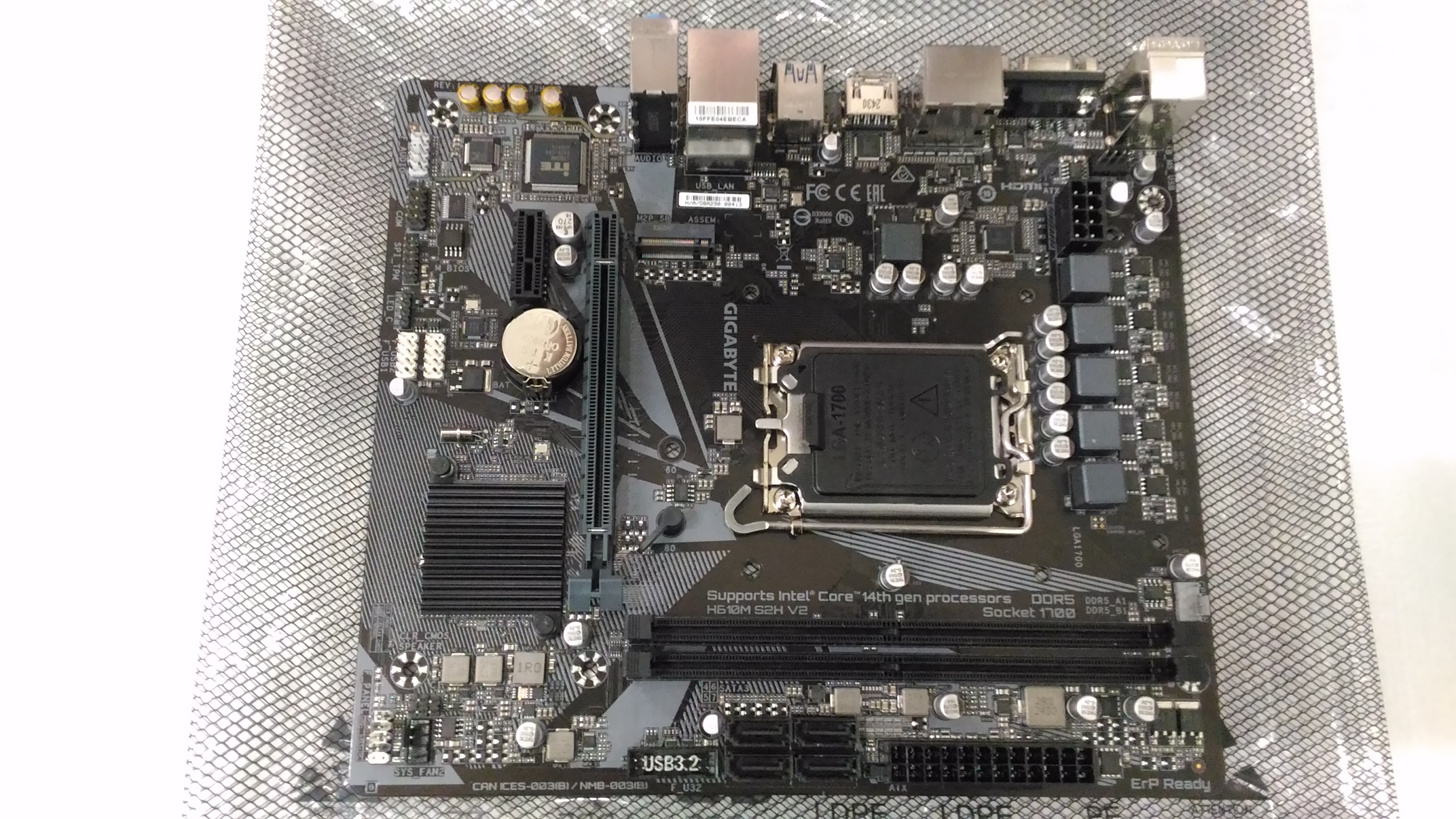 Pilt SALE OUT. Gigabyte H610M S2H V2 1.0 | Processor family Intel | Processor socket LGA1700 | DDR5 DIMM | Supported hard disk drive interfaces M.2, SATA | Number of SATA connectors 4 | REFURBISHED, WITHOUT ORIGINAL PACKAGING AND ACCESSORIES, ONLY BACK PANEL INCLUDED