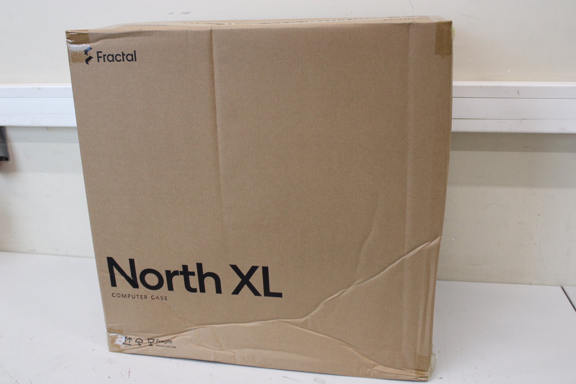 Pilt SALE OUT. Fractal Design North XL Chalk White TG Clear | SALE OUT. Fractal Design North XL | Mid-Tower | Chalk White TG Clear | DAMAGED PACKAGING