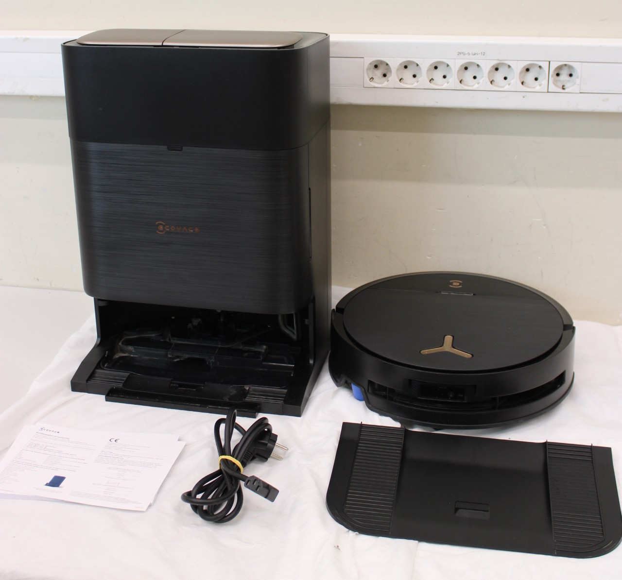 Pilt SALE OUT. Ecovacs Robotic Vacuum Cleaner | DEEBOT X9 PRO OMNI | Wet&Dry | Li-ion | 6400 mAh | Dust capacity 0.22 L | 16600 Pa | Black | DAMAGED PACKAGING, USED, DIRTY, SCRATCHED
