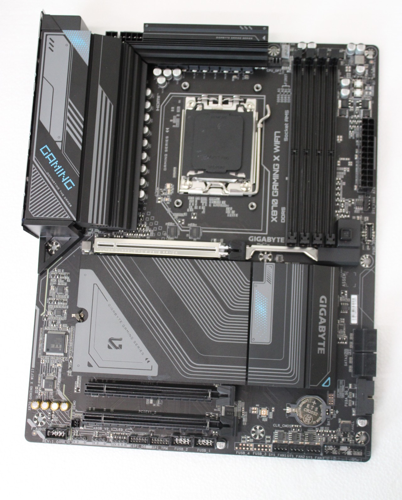 Pilt SALE OUT. Gigabyte X870 GAMING X WIFI7 1.0 | Processor family AMD | Processor socket AM5 | DDR5 | Supported hard disk drive interfaces SATA, M.2 | Number of SATA connectors 4 | REFURBISHED, USED, WITHOUT INSTRUCTIONS, ORIGINAL BOX, ANTENNA