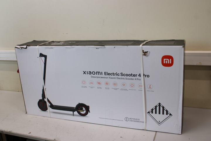 Pilt SALE OUT. Xiaomi Electric Scooter 4 Pro EU | Xiaomi | Electric Scooter 4 Pro EU | 700 W | 25 km/h | 10 " | Black | DAMAGED PACKAGING