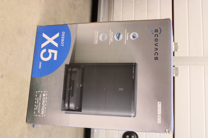 Pilt SALE OUT. | Ecovacs | Robotic Vacuum Cleaner | DEEBOT X5 OMNI | Wet&Dry | Operating time (max) 164 min | Lithium-Ion | 6400 mAh | Dust capacity 0.25 L | 12800 Pa | Black | DAMAGED PACKAGING, USED, DIRTY, SCRATCHED