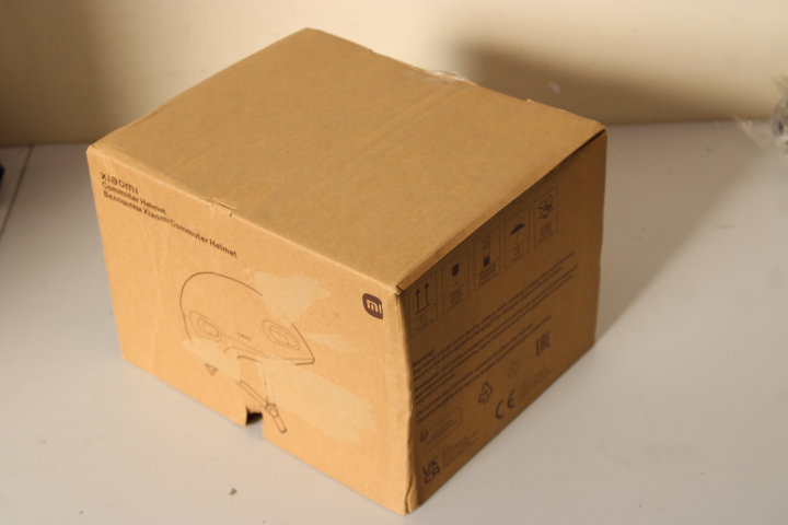 Pilt SALE OUT. Xiaomi Mi Commuter Helmet (Black) M | Xiaomi Mi Commuter | Helmet | 6 month(s) | Black | DAMAGED PACKAGING