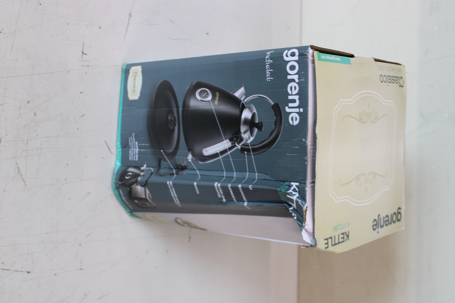 Pilt SALE OUT. Gorenje K17CLBK Kettle, Electric, Capacity 1.7 L Power 2200 W, Plastic and metal, Black | Gorenje Kettle | K17CLBK | Electric | 2200 W | 1.7 L | Plastic and metal | 360° rotational base | Black | DAMAGED PACKAGING