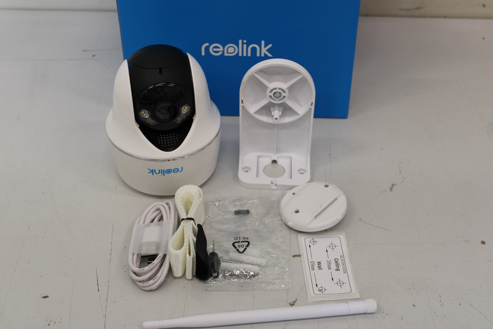 Pilt SALE OUT. Reolink Argus Series B430 Smart 5MP Pan & Tilt Wire-Free Camera, White | Reolink Smart Pan and Tilt Wire-Free Camera | Argus Series B430 | 24 month(s) | PTZ | 5 MP | Fixed | H.265 | Micro SD, Max. 128 GB | UNPACKED, USED