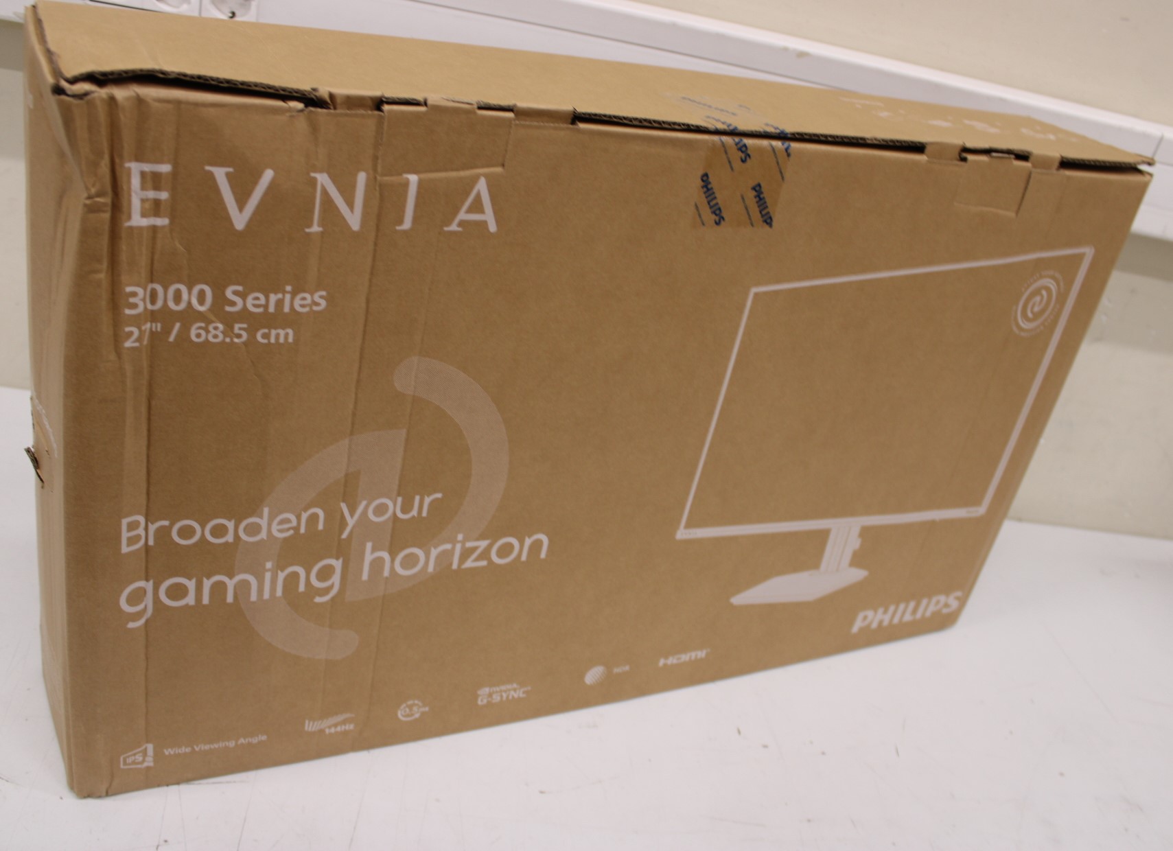 Pilt Philips 27M2N3200NF/00 | IPS | FHD | 16:9 | 144 Hz | 4 ms | 1920 x 1080 pixels | 300 cd/m² | HDMI ports quantity 1 | Black | Warranty 24 month(s) | DAMAGED PACKAGING, CROOKED BUTTON