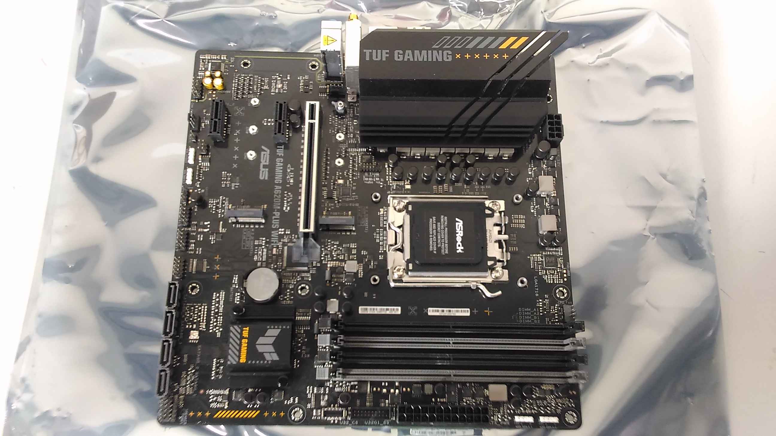 Pilt SALE OUT. Asus TUF GAMING A620M-PLUS WIFI | Processor family AMD | Processor socket AM5 | DDR5 DIMM | Memory slots 4 | Supported hard disk drive interfaces 	SATA, M.2 | Number of SATA connectors 4 | Chipset AMD A620 | Micro-ATX | USED, REFURBISHED, WITHOUT ORIGINAL PACKAGING AND ACCESSORIES, ONLY BACKPANEL AND ANTENNA INCLUDED