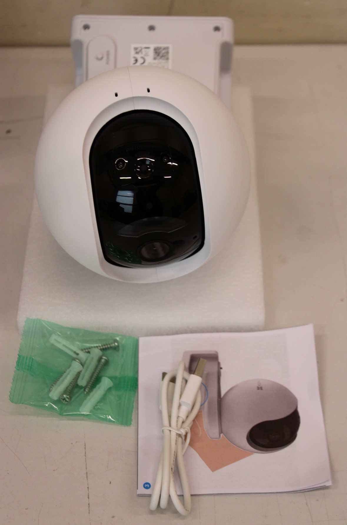 Pilt SALE OUT. EZVIZ IP Camera CS-EB8 3MP/4mm/10400mAh/IR up to 15m/H.265/H.264/IP65/White | EZVIZ | IP Camera | CS-EB8 4G/LTE with battery | 36 month(s) | 3 MP | 4mm | IP65 | H.265 / H.264 | MicroSD, max. 512 GB | USED, DIRTY, MISSING MANUAL, SCRATCHES